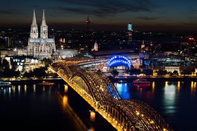 Köln Dom bei Nacht